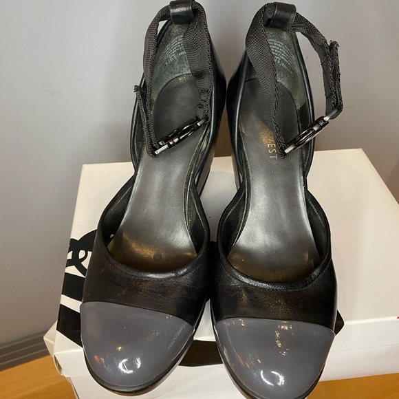 Nine West - 3.5” wedges - “Ricamo” - leather - size 5.5 - grey/black - Picture 3 of 9